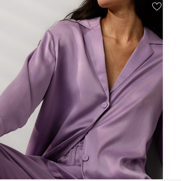 LUNYA NWOT Washable Silk Long Sleeve Pant Set in Dormant Orchid Size S - Picture 5 of 5